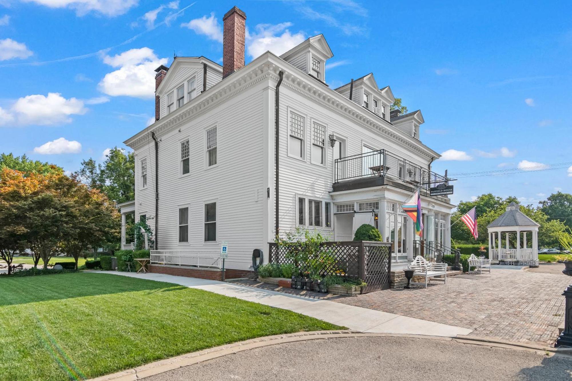 The Pasfield House Hotel Springfield Exterior photo